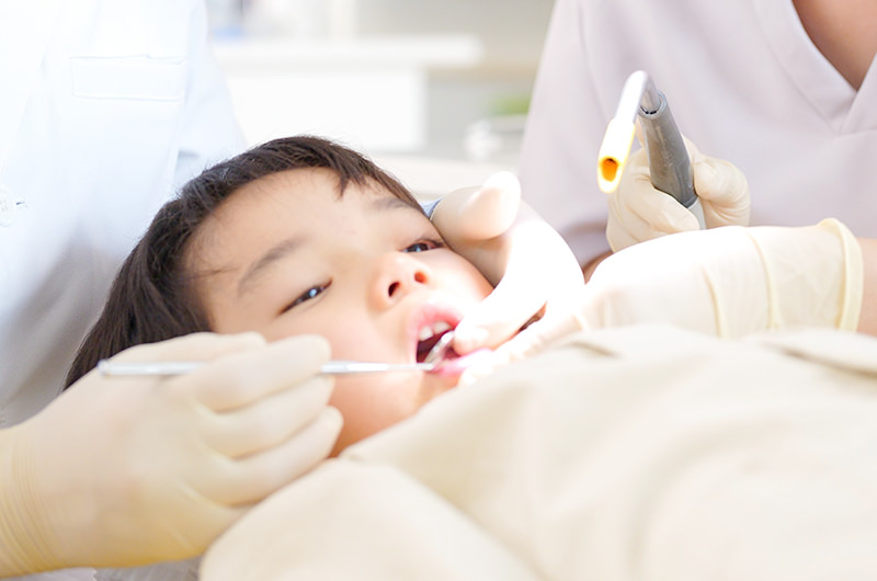 宇部市で行う小児歯科 乳歯の虫歯治療についての説明
