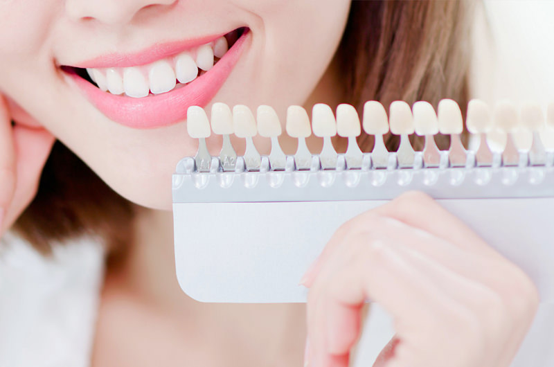 歯の内部の色素に作用して白くするホワイトニングの説明